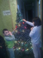 /album/fotogaleria-boluda-y-sus-hijos-montando-el-arbol-de-navidad/b3-jpg/